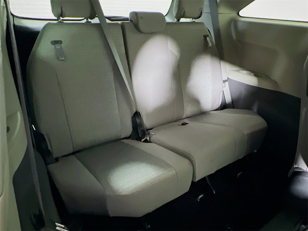 2023 Toyota Sienna LE 8 Passenger